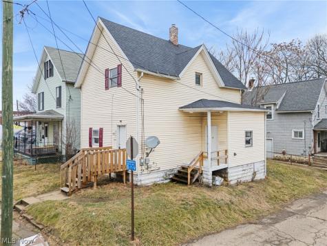 1024 Rex Avenue NE Canton OH 44704