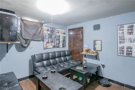 800 Halter Court NW Canton OH 44708