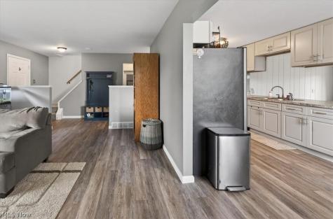1960 Jo Ann Drive Parma OH 44134