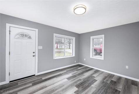 2255 Lake Road Akron OH 44312