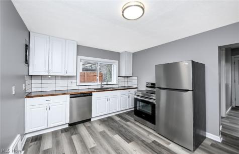 2255 Lake Road Akron OH 44312