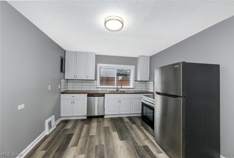 2255 Lake Road Akron OH 44312