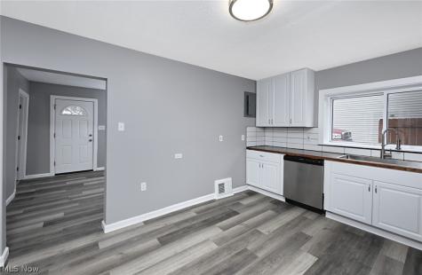 2255 Lake Road Akron OH 44312
