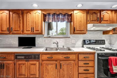 15425 Richard Drive Brook Park OH 44142