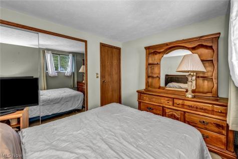 15425 Richard Drive Brook Park OH 44142