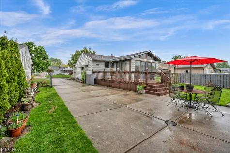 15425 Richard Drive Brook Park OH 44142