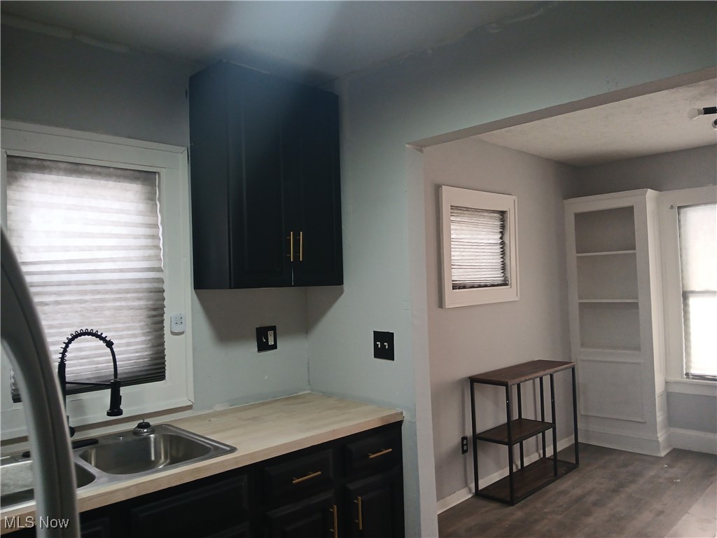 16615 Westfield Avenue Cleveland OH 44110