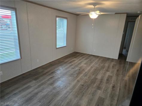 701 N Main Street Wellington OH 44090