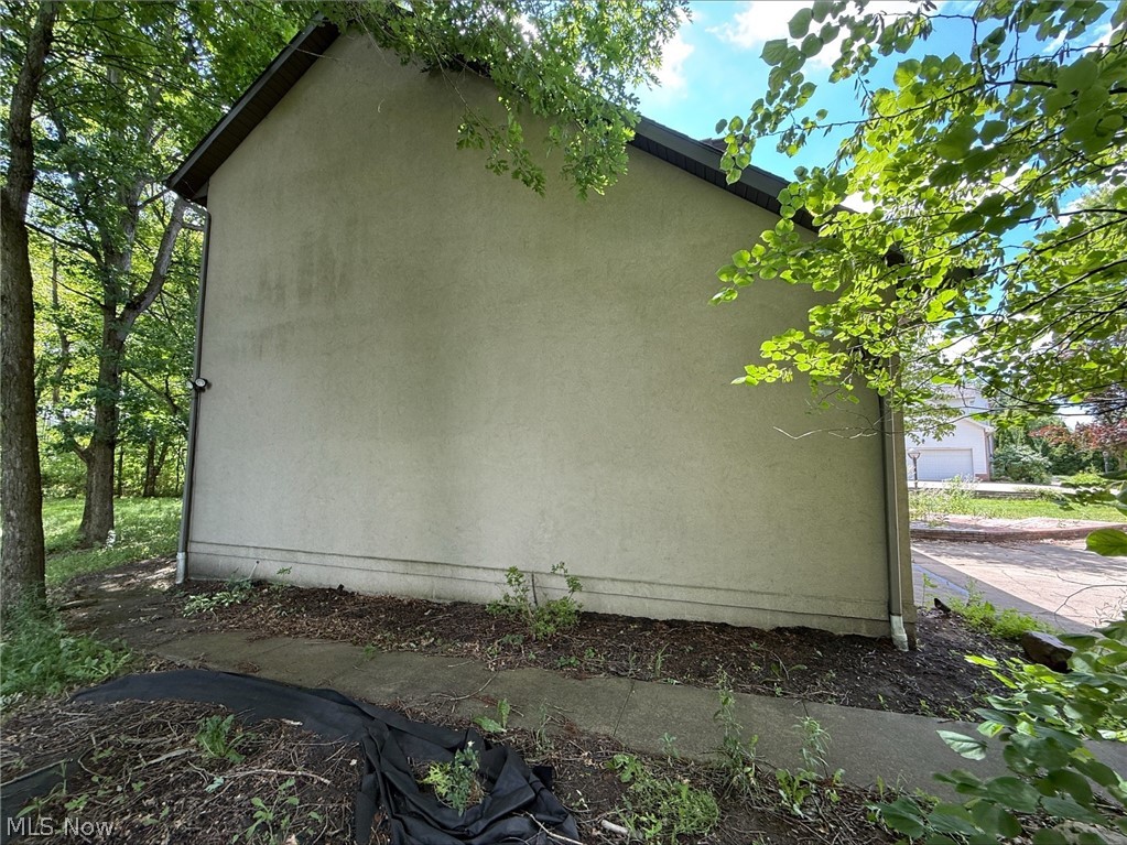 5755 Logan Arms Drive Girard OH 44420
