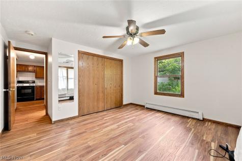 712 Renninger Road New Franklin OH 44319