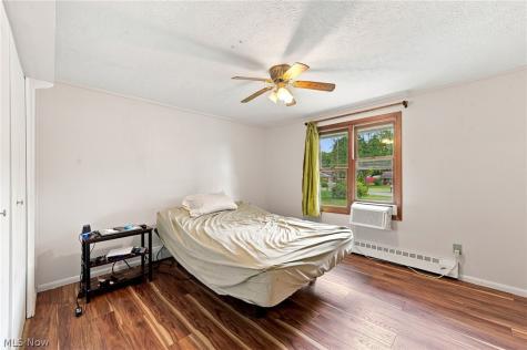 712 Renninger Road New Franklin OH 44319