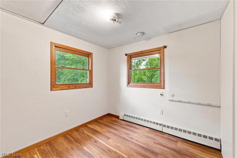 712 Renninger Road New Franklin OH 44319