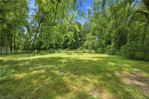 712 Renninger Road New Franklin OH 44319
