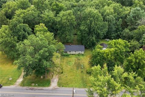 712 Renninger Road New Franklin OH 44319
