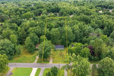 712 Renninger Road New Franklin OH 44319