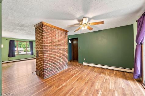 712 Renninger Road New Franklin OH 44319