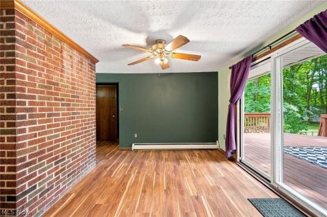 712 Renninger Road New Franklin OH 44319