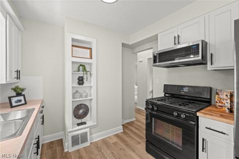 106 E Dresden Avenue Akron OH 44301