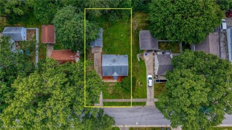 106 E Dresden Avenue Akron OH 44301