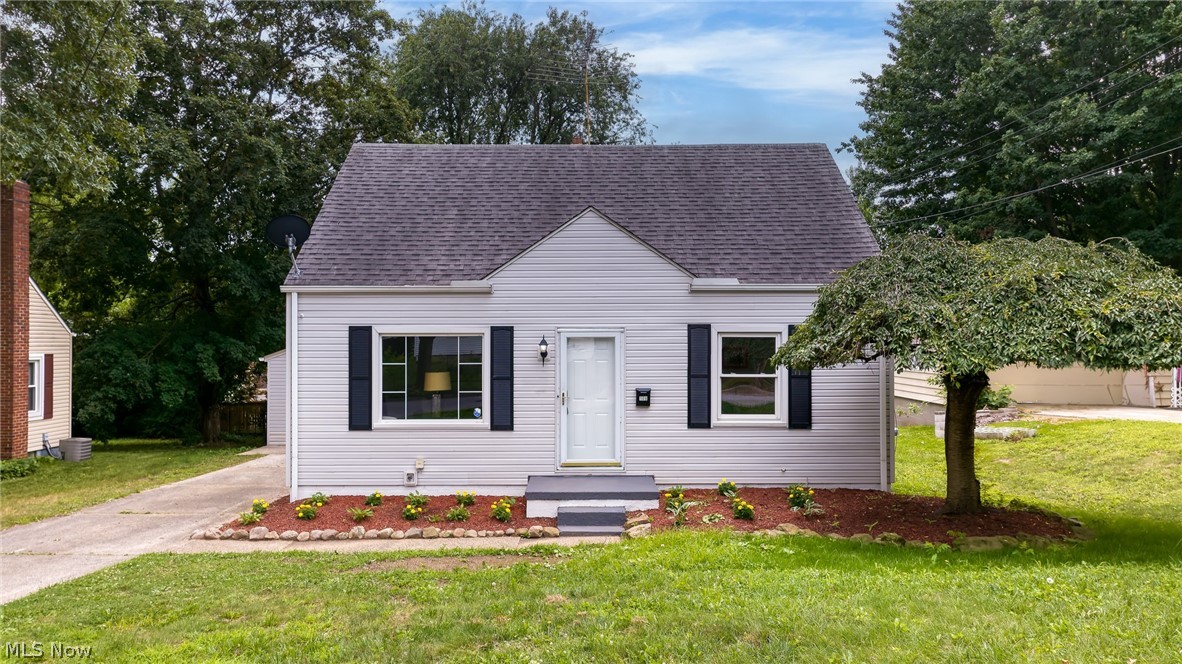 106 E Dresden Avenue Akron OH 44301