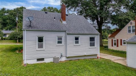106 E Dresden Avenue Akron OH 44301