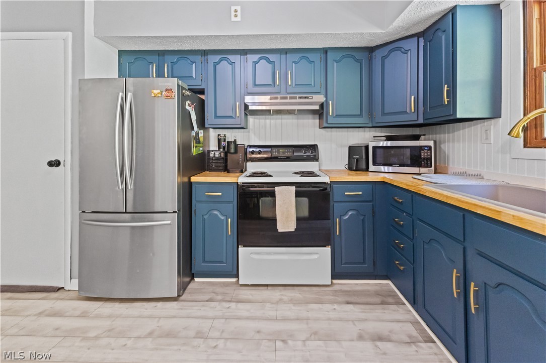 8147 County Road 15 Rayland OH 43943
