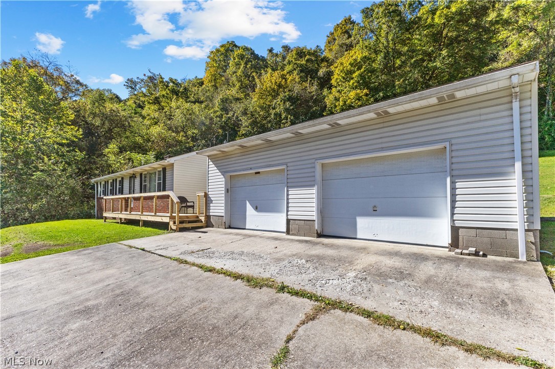 8147 County Road 15 Rayland OH 43943