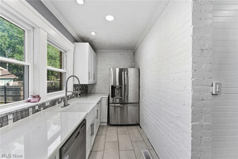 2081 West Boulevard Cleveland OH 44102