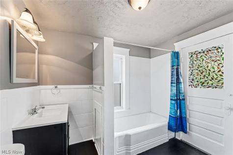 2081 West Boulevard Cleveland OH 44102