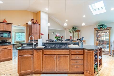 6424 Creekside Trail Solon OH 44139