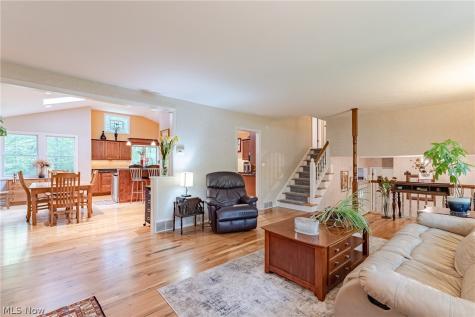 6424 Creekside Trail Solon OH 44139