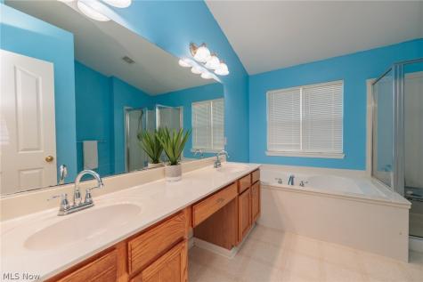 38467 Renwood Avenue Avon OH 44011