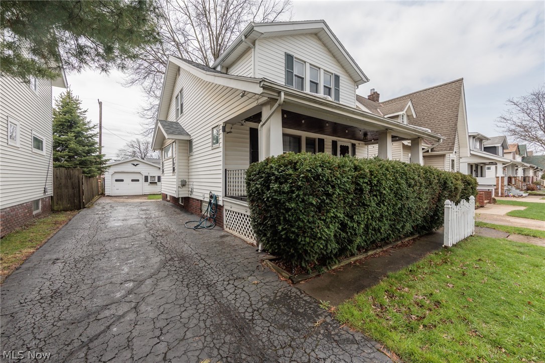 2201 Ralph Avenue Cleveland OH 44109