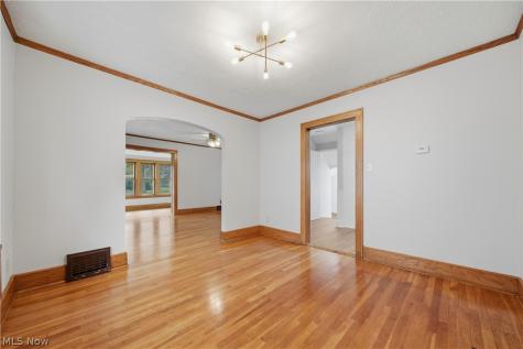 202 Hawk Avenue Akron OH 44312
