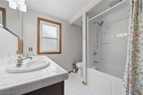 202 Hawk Avenue Akron OH 44312