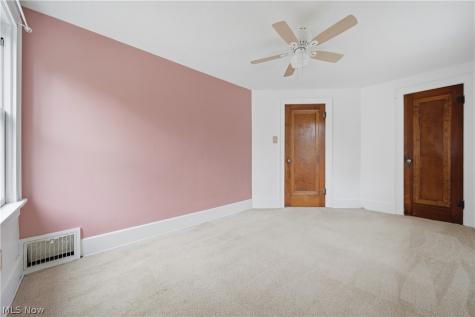 202 Hawk Avenue Akron OH 44312
