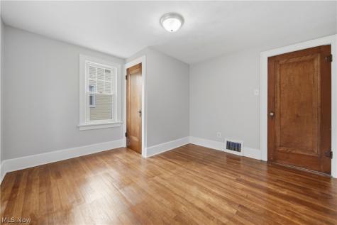 202 Hawk Avenue Akron OH 44312