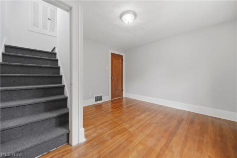 202 Hawk Avenue Akron OH 44312