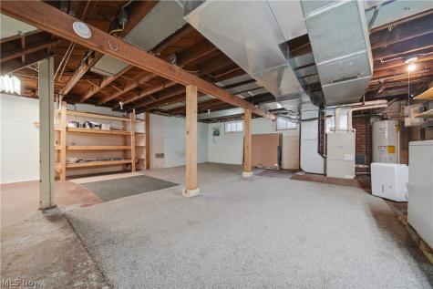 202 Hawk Avenue Akron OH 44312