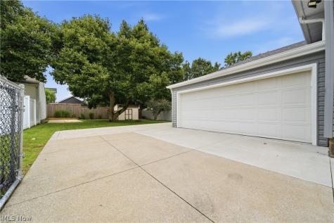 202 Hawk Avenue Akron OH 44312