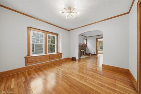 202 Hawk Avenue Akron OH 44312