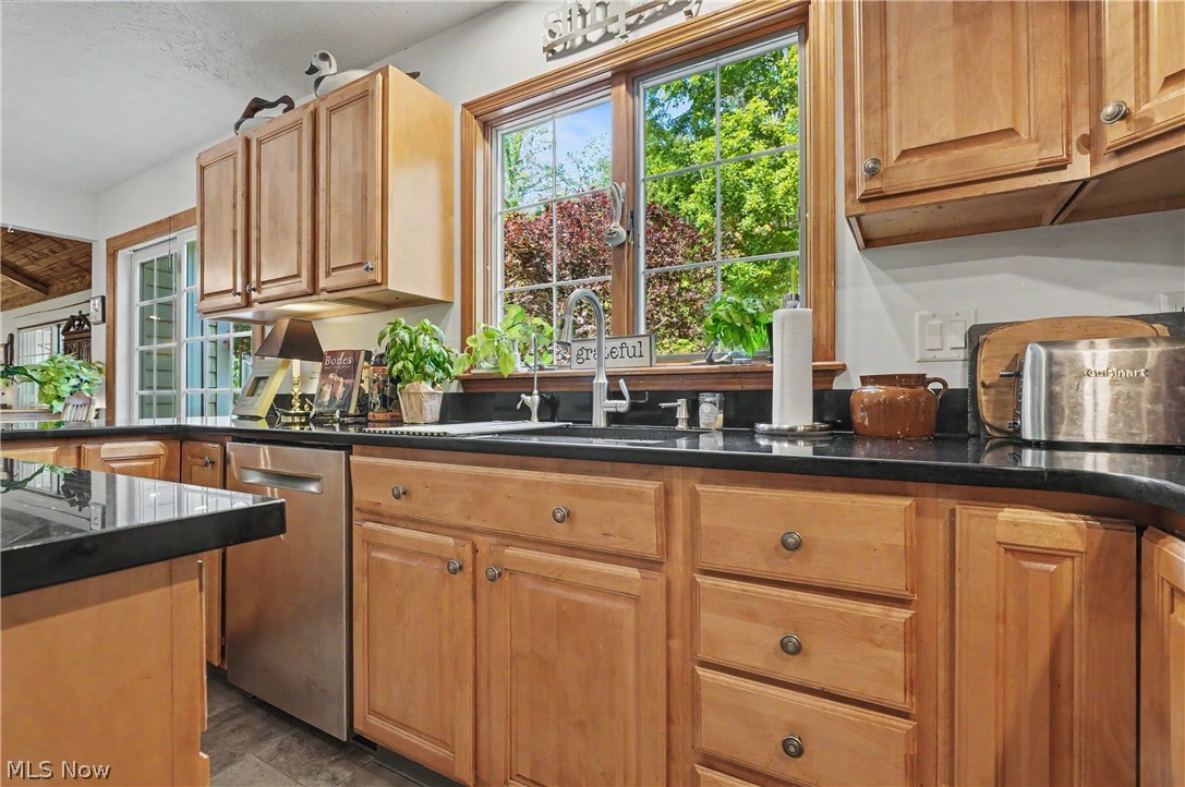 15884 Arbor Trail Newbury OH 44065