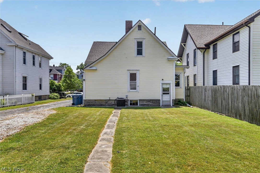 1124 W 6th Street Lorain OH 44052