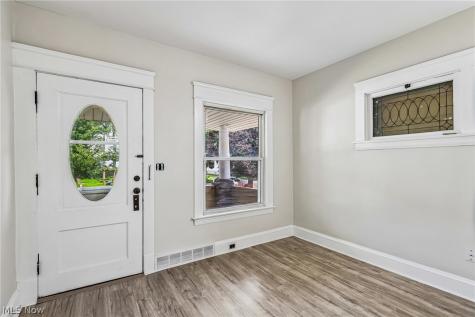 7004 Lansing Avenue Cleveland OH 44105