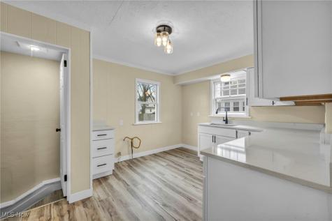 2217 E 32nd Street Lorain OH 44055