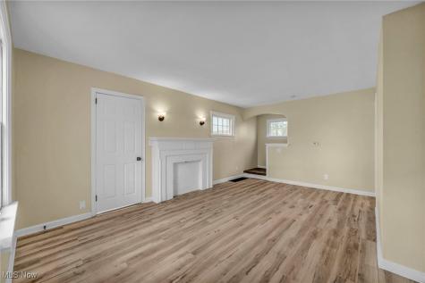 2217 E 32nd Street Lorain OH 44055