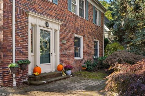 16824 Holbrook Road Shaker Heights OH 44120