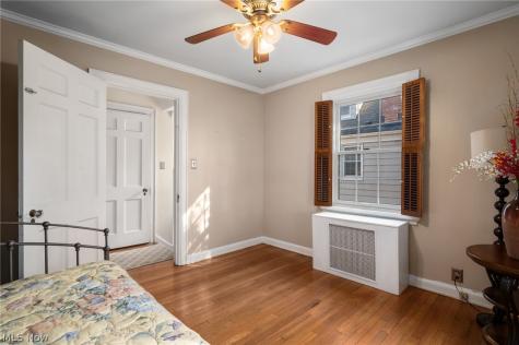 16824 Holbrook Road Shaker Heights OH 44120