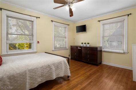 16824 Holbrook Road Shaker Heights OH 44120
