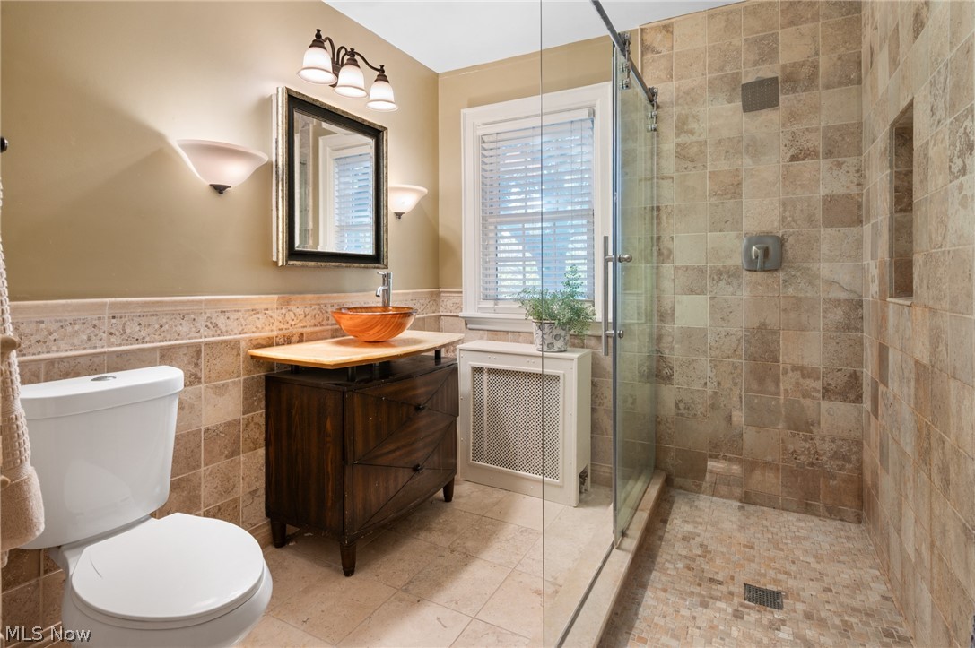16824 Holbrook Road Shaker Heights OH 44120